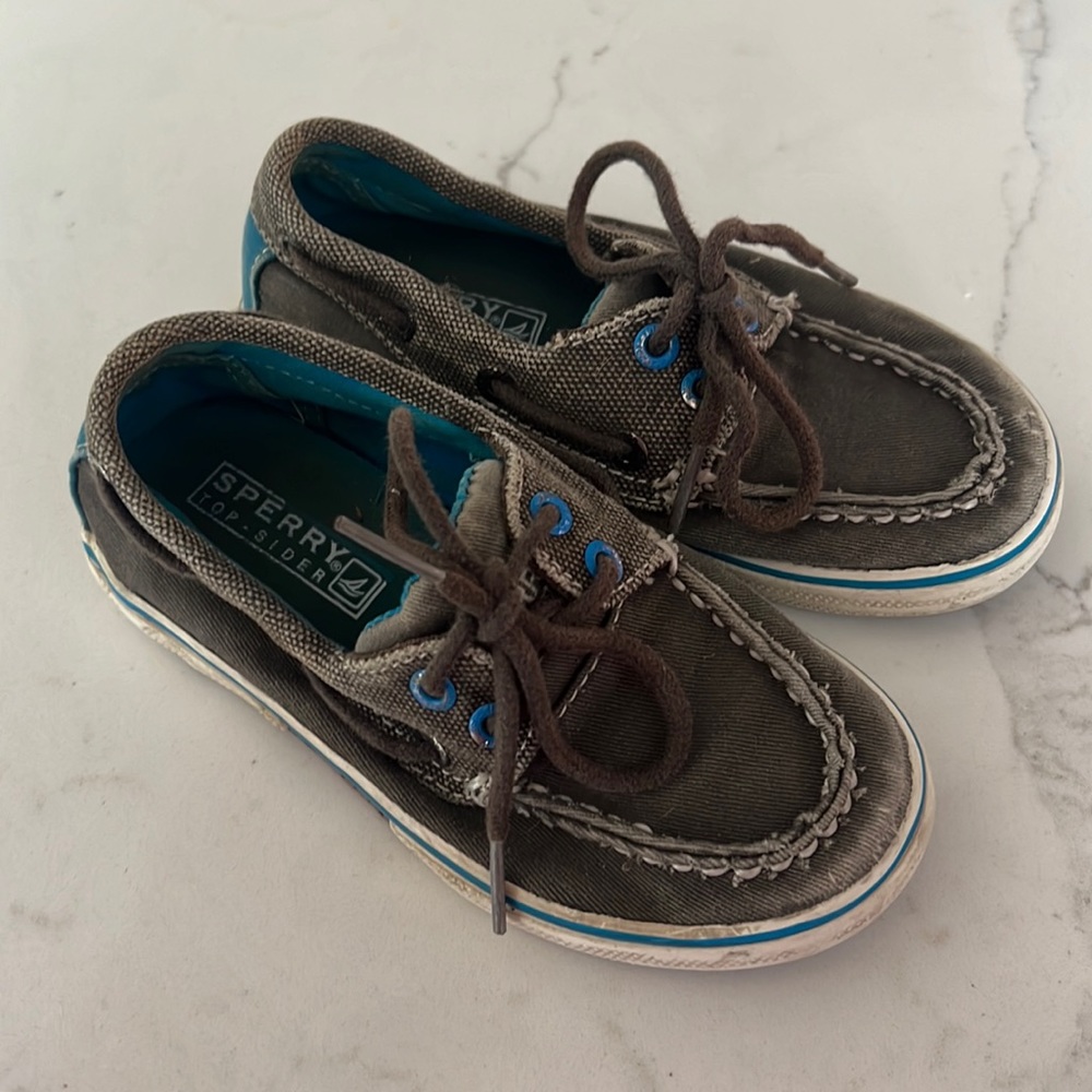 Boys Sperry boat shoes
